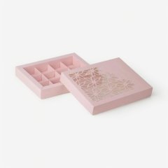 Коробка на 12 конфет с окном "Ромашка" розовая 